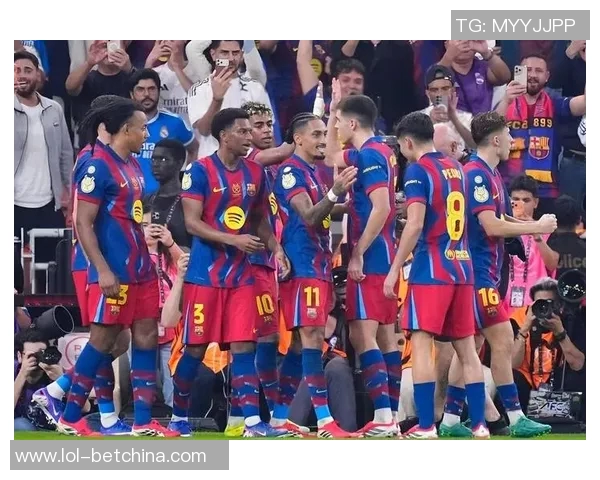 巴萨绝杀巴黎圣日耳曼引发争议判罚全场沸腾国王杯精彩瞬间